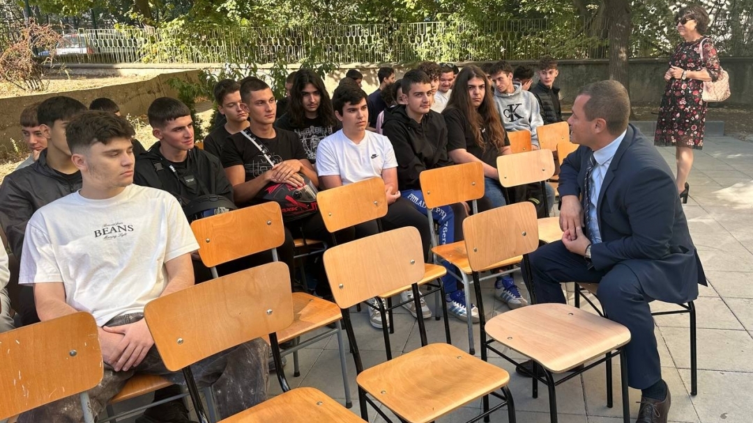 120 г. от рождението на Апостол Арнаудов отбелязаха в ПГ по електротехника и електроника