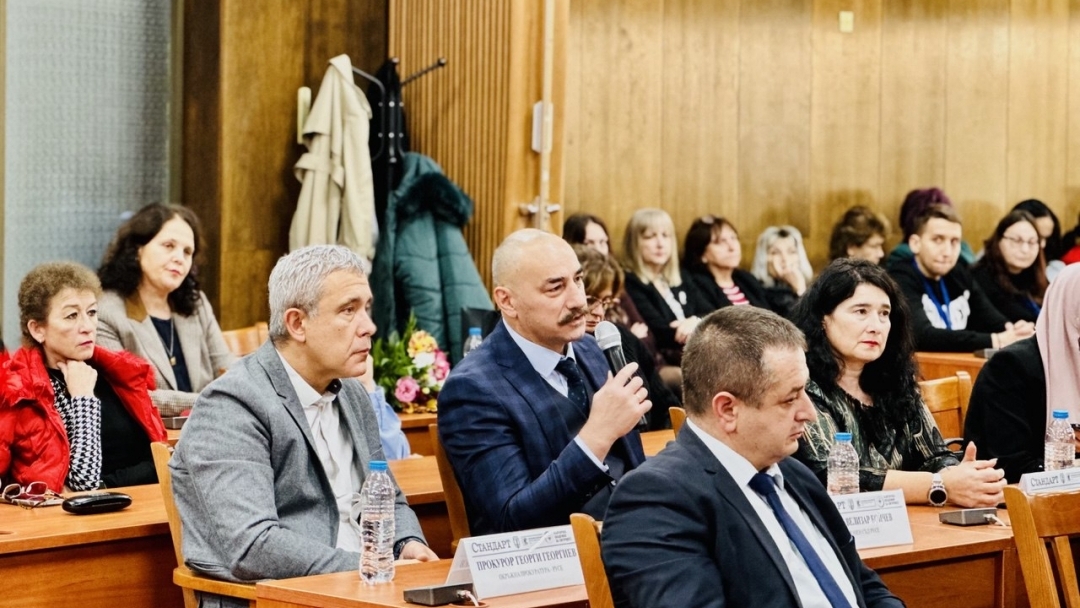 Институции и експерти се обединиха в Русе за по-сигурна онлайн среда за децата