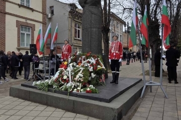 С официална церемония бе почетено делото на Баба Тонка Обретенова в Русе 