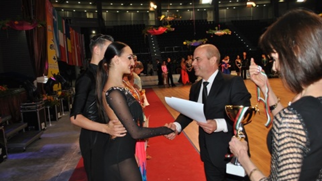 Кметът Пламен Стоилов награди танцови двойки във второто издание на Откритото Световно първенство по спортни танци