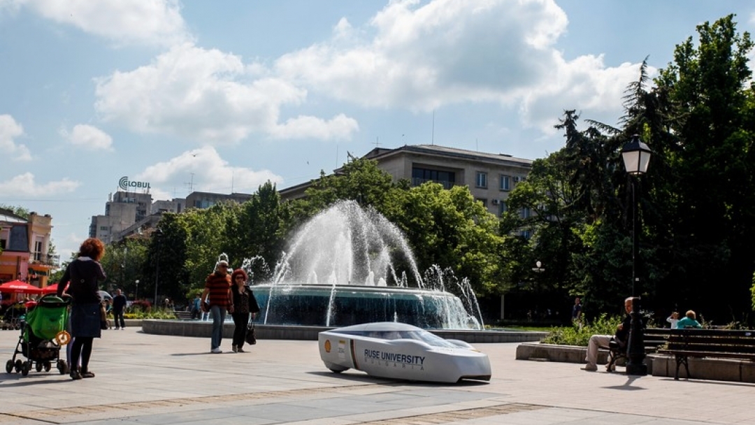 Русе изпрати студенти с електромобил на състезание в Ротердам