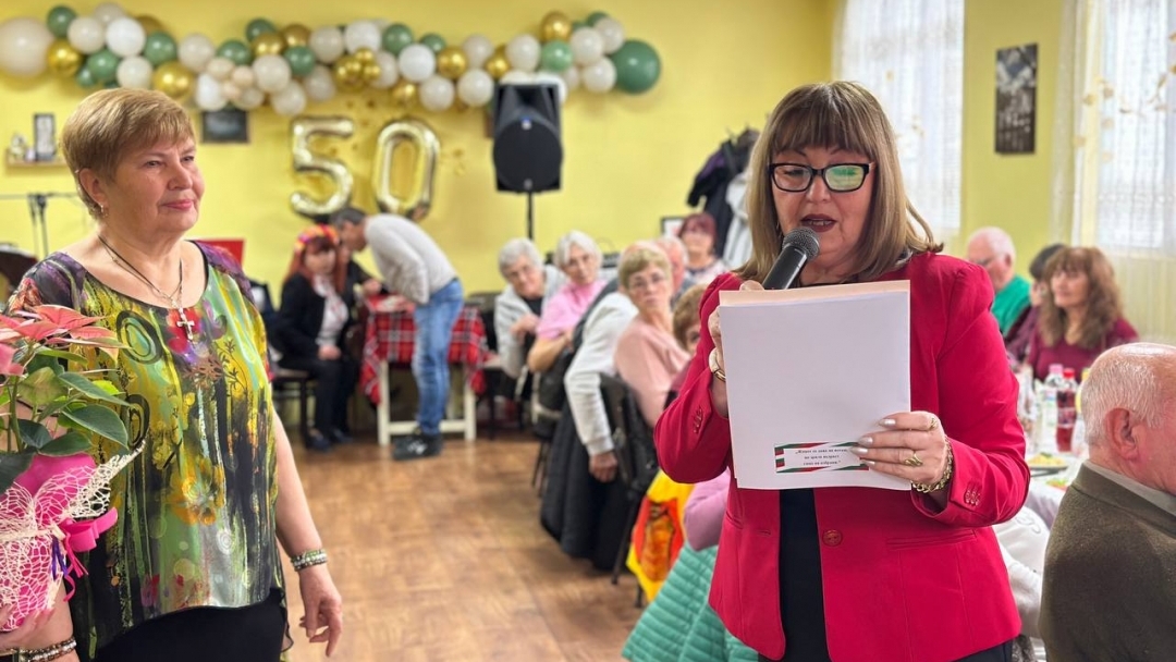 Пенчо Милков поздрави Пенсионерски клуб "Надежда" в Николово за юбилея му