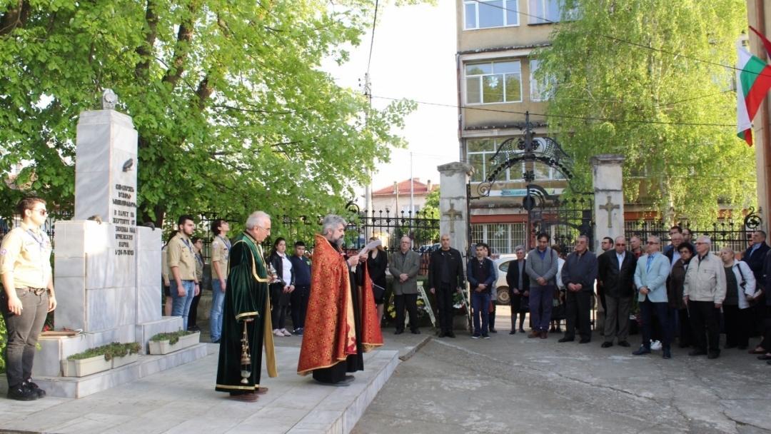 Зам.-кметът инж. Димитър Наков присъства на църковната служба в памет на жертвите от Геноцида над Арменския народ
