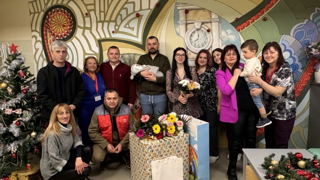 Mayor of Ruse Pencho Milkov congratulated the family of the first baby of the year