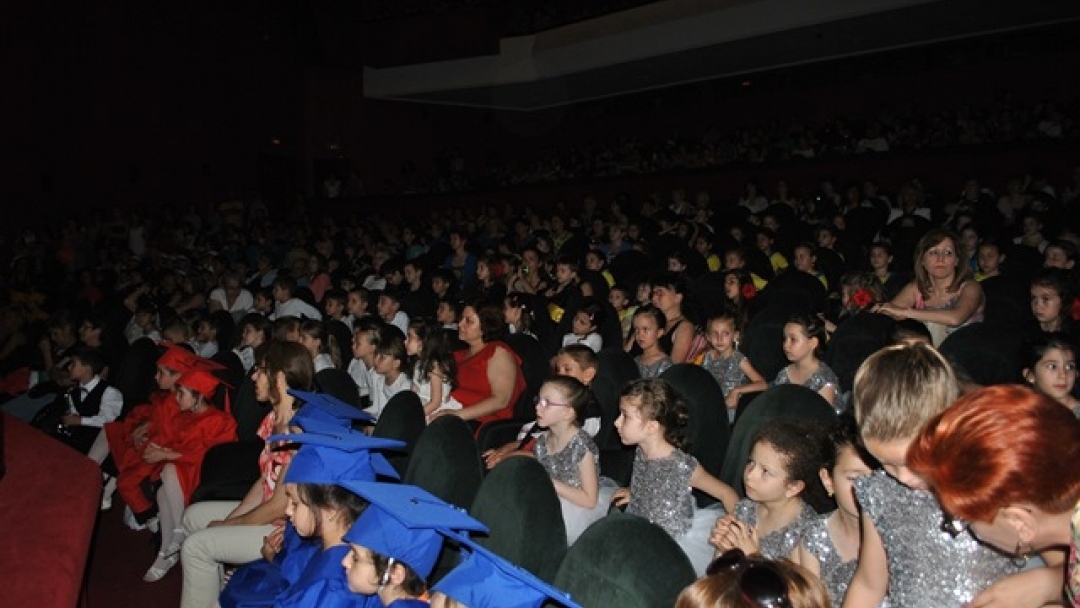 'Полет на детските мечти' препълни Доходното здание