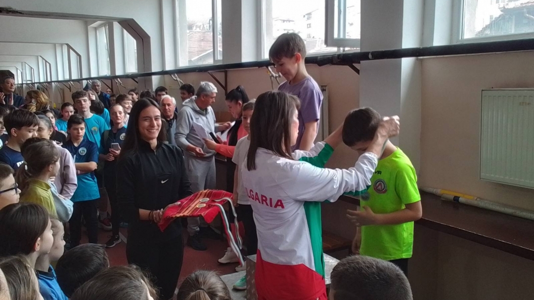 Традиционният турнир „Лъвски скок“ събра над 250 ученици в Русе