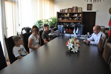 Най-добрият скейтър на България със знаме от Община Русе