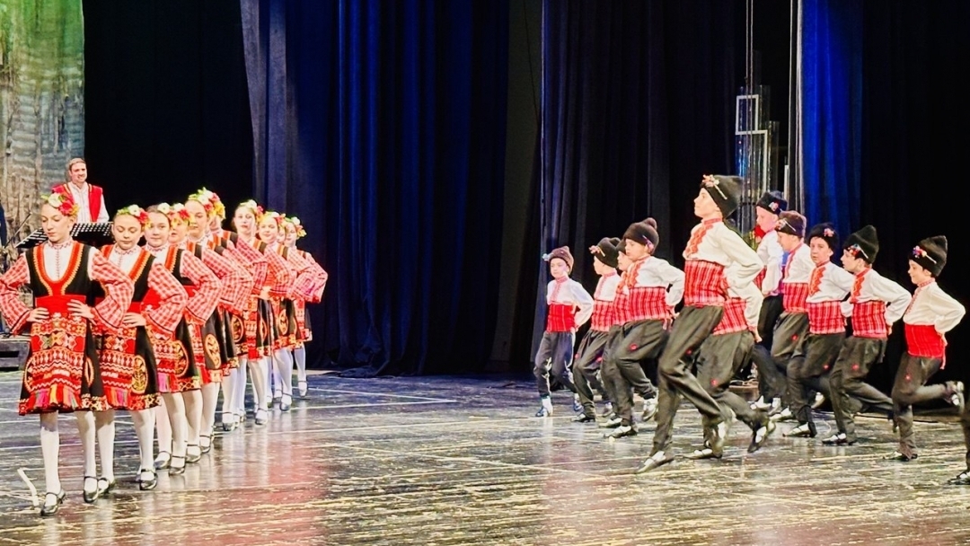 Фолклорен ансамбъл „Русчуклийче“ отбеляза 40 години с концерт „В ритъма на вдъхновението“