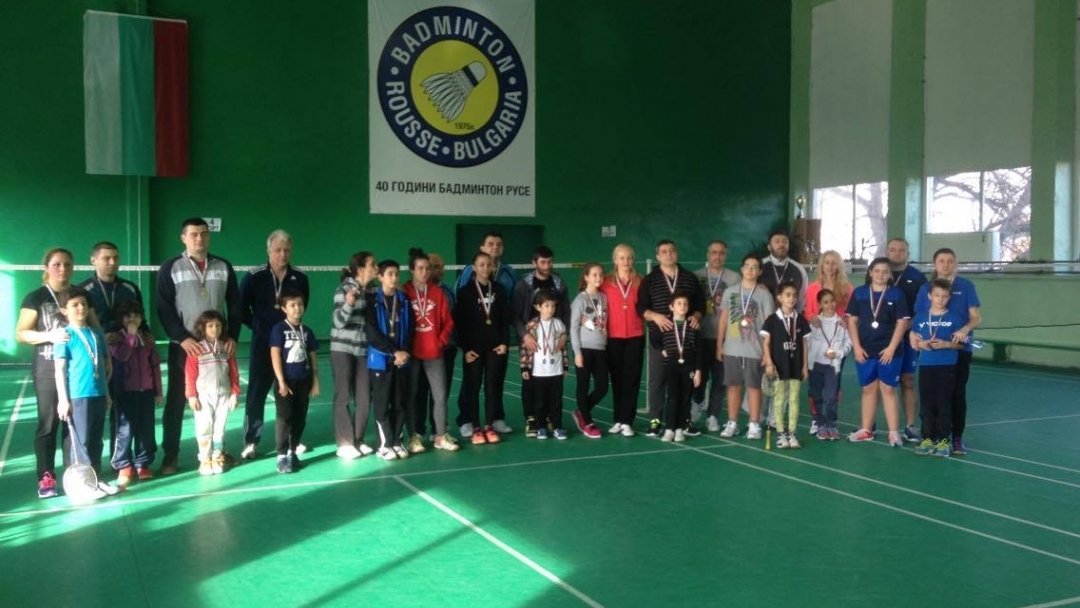 Над 50 деца и родители се включиха в благотворителен турнир по бадминтон