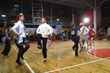 Зала „Дунав“ ще оживее в ритъма на  фолклорни песни и танци