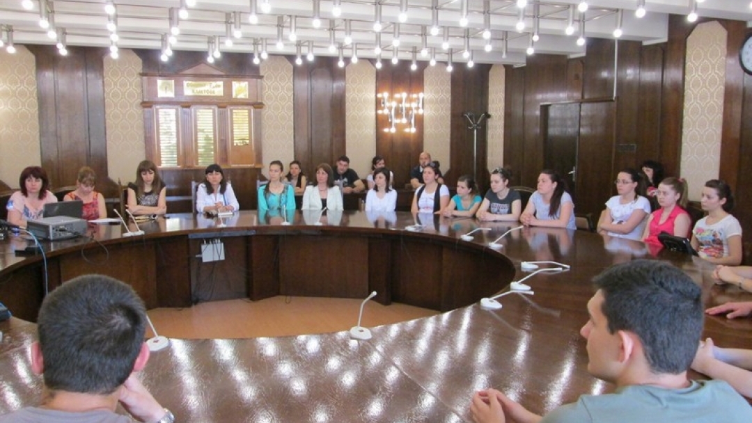 Бъдещи социални работници от Русенски университет се срещнаха днес с кмета Пламен Стоилов