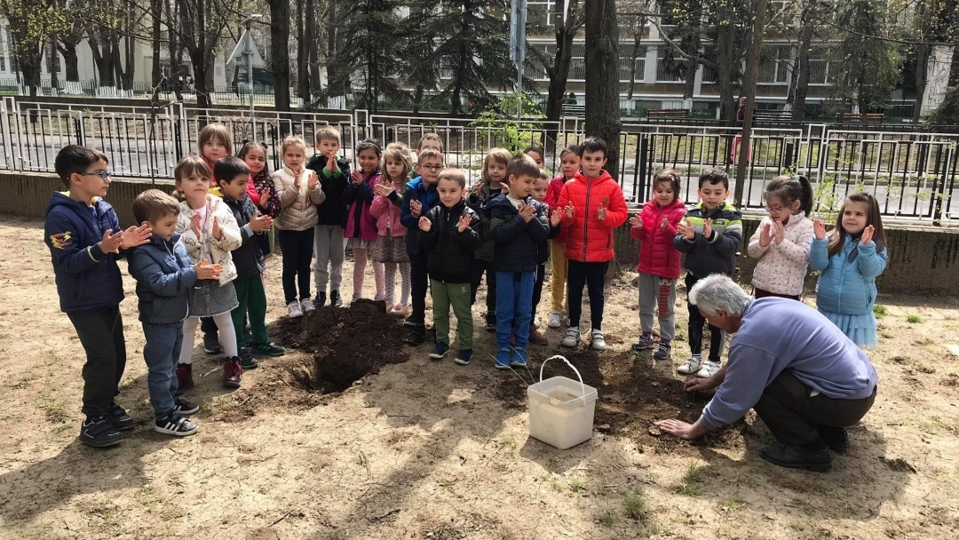 Детските градини в Русе отбелязаха деня на Земята 