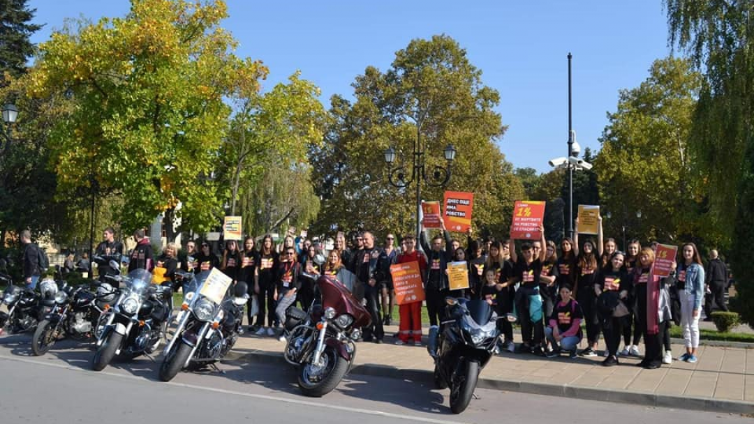 Млади мотористи с участие в обществени събития