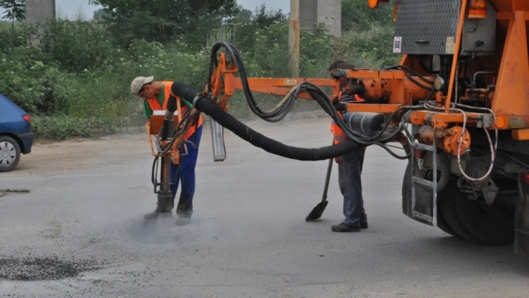 Новозакупена машина демонстрира днес ОП „Комунални дейности“ при Община Русе