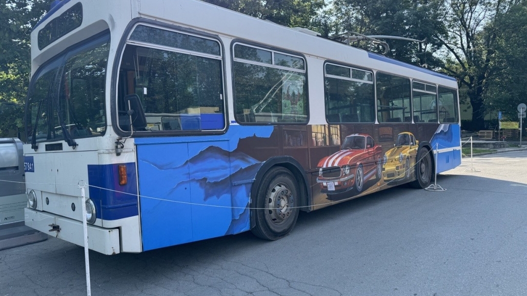 Над 300 участници се включиха в 12-ото издание на Парада на ретро автомобили в Русе