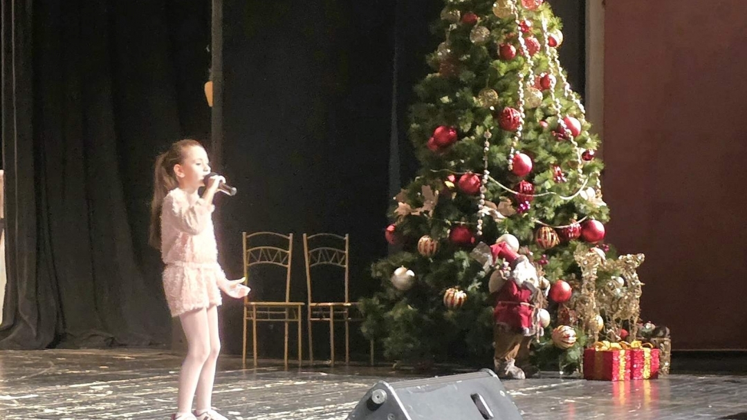 Благотворителният коледен концерт „Синьо сърце“ обедини Русе в подкрепа на децата с аутизъм