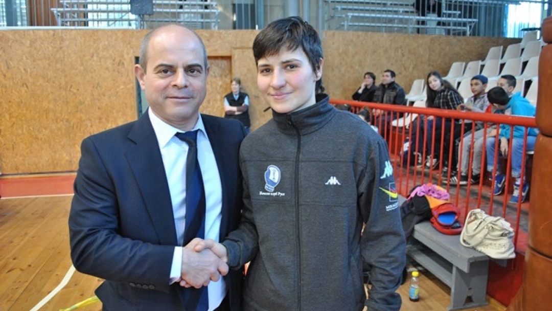 Кметът Пламен Стоилов награди най-добрите боксьорки с Купа „България“