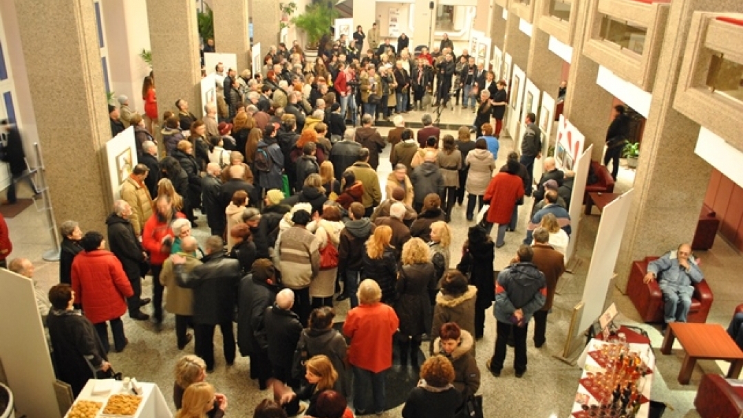 Изложбата „Любовни писма“ с картини на художника Огнян Балканджиев бе открита снощи