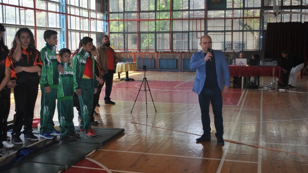 Кметът Пламен Стоилов откри шестото издание на турнира по вдигане на тежести за купа "Русе"