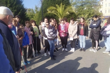Sighted people 'stepped into the shoes' of the blind for White Cane Day