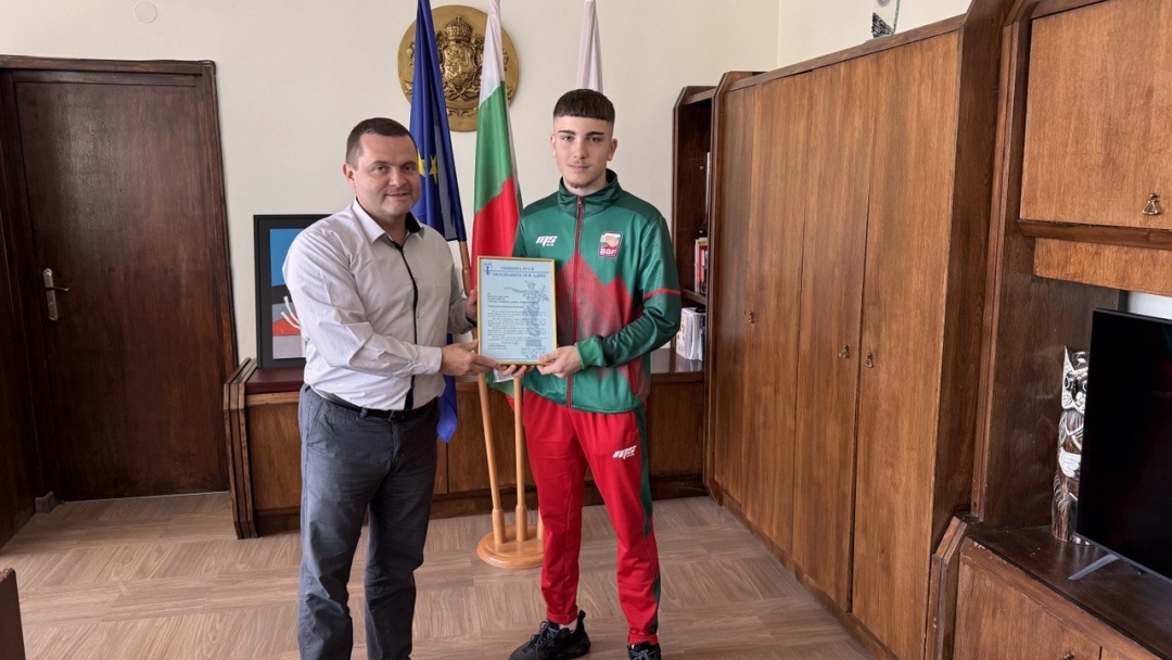 Nicholas Nikolov was awarded by Mayor Pencho Milkov for "Sportsman of the Month"