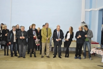 Прерязаха лентата на обновената зала по спортна и художествена гимнастика