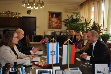 Пламен Стоилов презентира летище Русе пред израелския посланик 