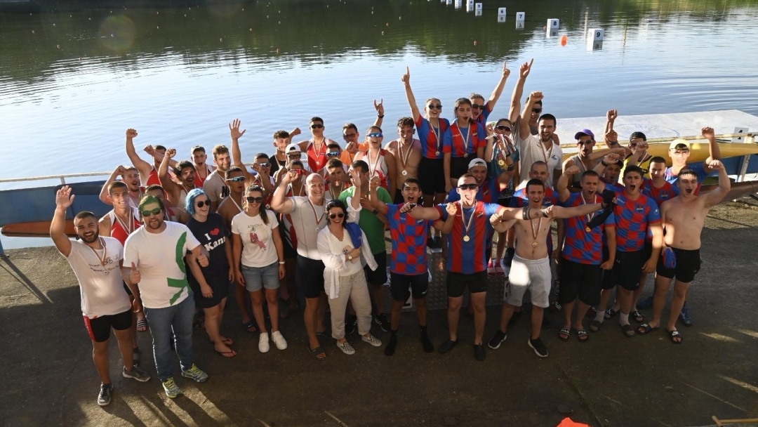The first national championship in dragon boats ended with increased interest