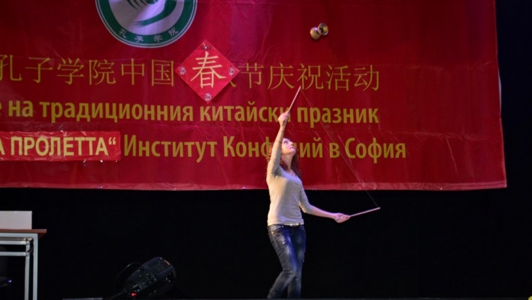 Зрелищен спектакъл за китайската Нова година в Русе 