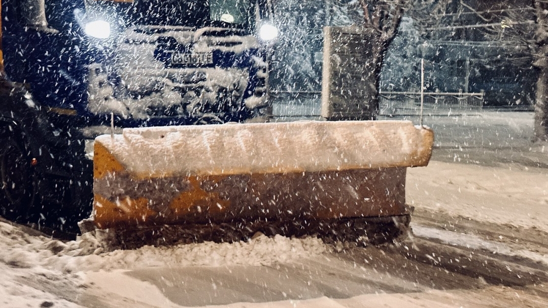 Продължава работата на снегопочистващите фирми по поддържане на проходимостта на пътната мрежа в община Русе