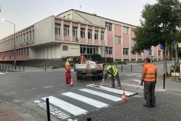 Маркират пешеходните пътеки до всяко русенско училище и градина. В 5 от училищата завършват ремонтните дейности