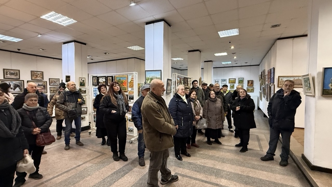 Красотата на зимата е уловена в 150 творби на русенски автори