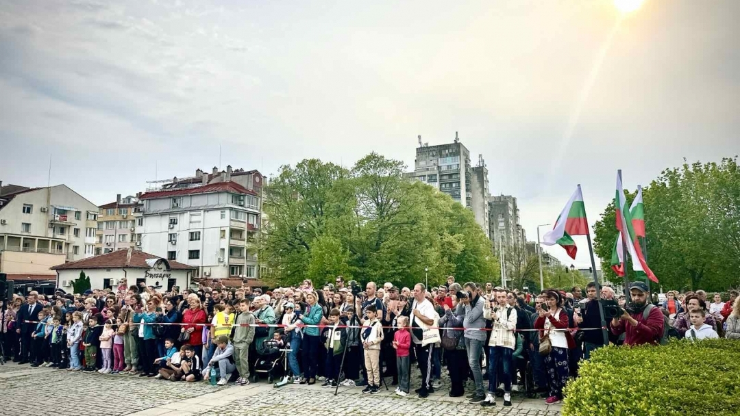 Русе отдаде почит на героите от Априлското въстание с впечатляваща историческа възстановка
