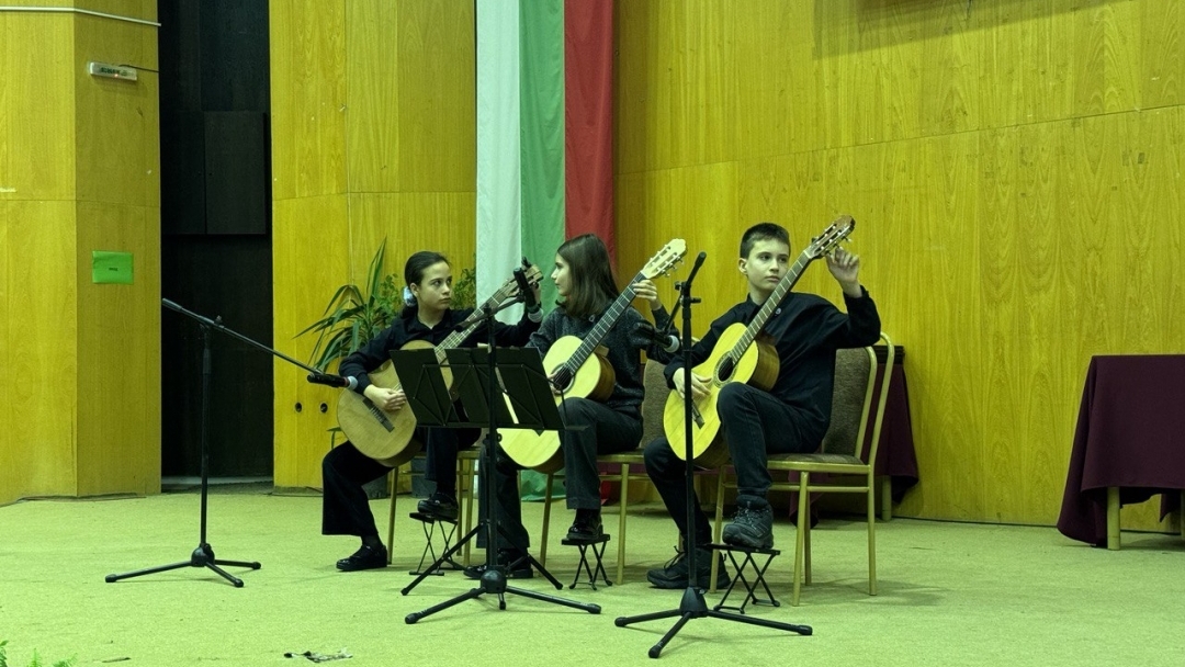 134 изявени ученици получиха от Община Русе финансова подкрепа и признание за таланта си