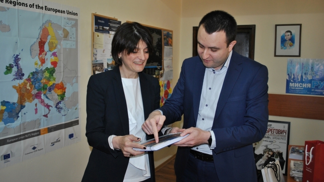 Зам.-кметът д-р Страхил Карапчански се срещна с министъра на образованието, културата и спорта г-жа Шамилишвили