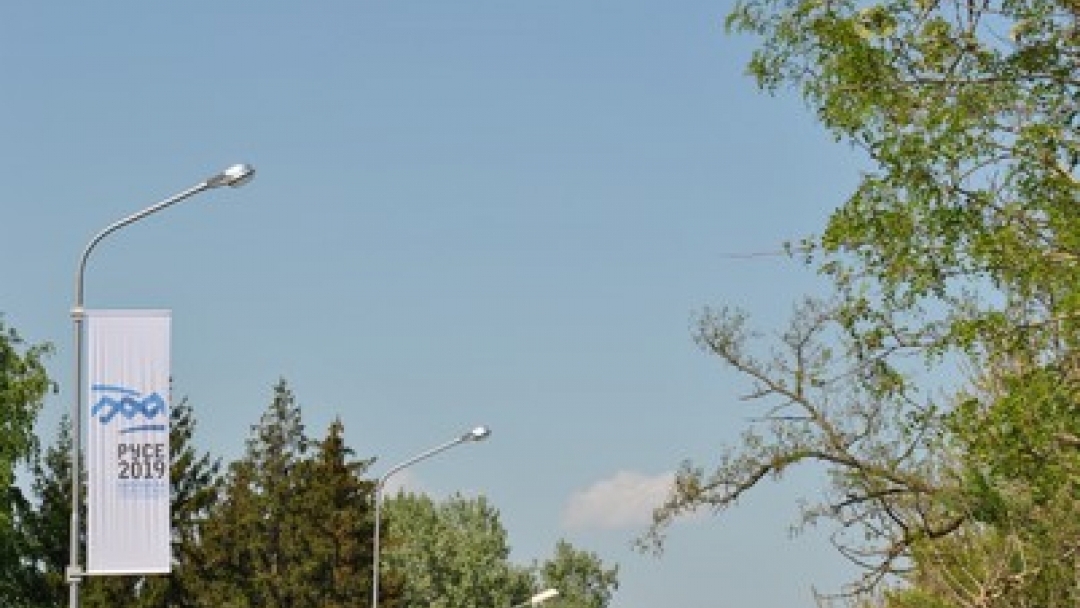 Русе посреща празника си с нови знамена 