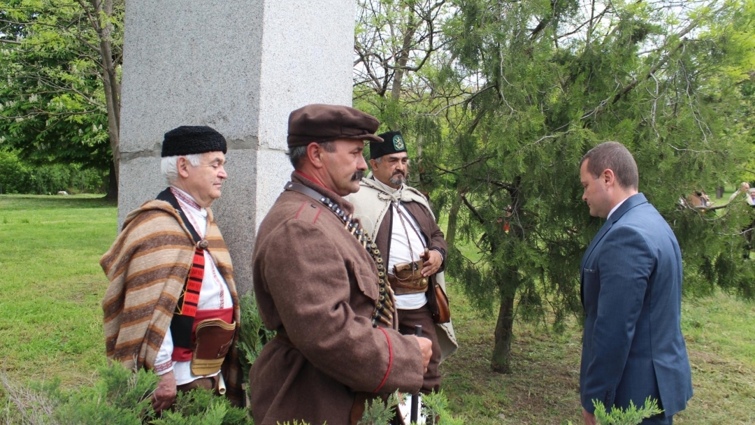 Русенци се поклониха пред паметта на Гоце Делчев