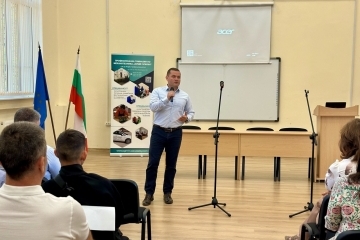 Кампанията на Пенчо Милков за справяне с агресията между подрастващите започна със срещи в три русенски училища