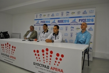 Владо Николов с волейболна школа в Русе