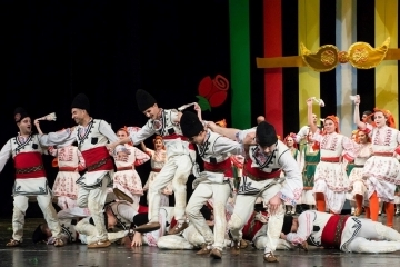 Редица концерти ще изнесат юношите от Фолклорен ансамбъл "Зорница" в Испания 