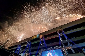 Русе посрещна Нова година с песните на Графа и традиционното Дунавско хоро