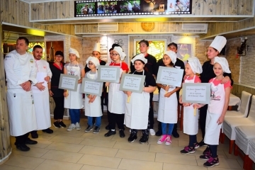 Наградиха млади кулинари в състезанието "Като шеф готвачите"