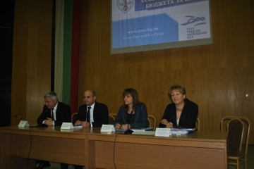 Публично обсъждане на отчета за бюджет 2015 се проведе в Пленарна зала