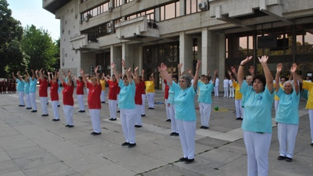 Пламен Стоилов откри тазгодишното издание на традиционното „Шарено хоро”