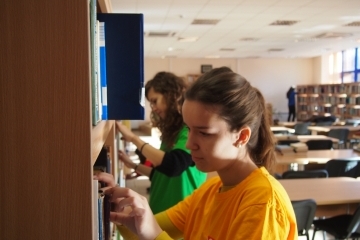 Младежки парламент отбеляза Международния ден на доброволеца с множество доброволчески акции