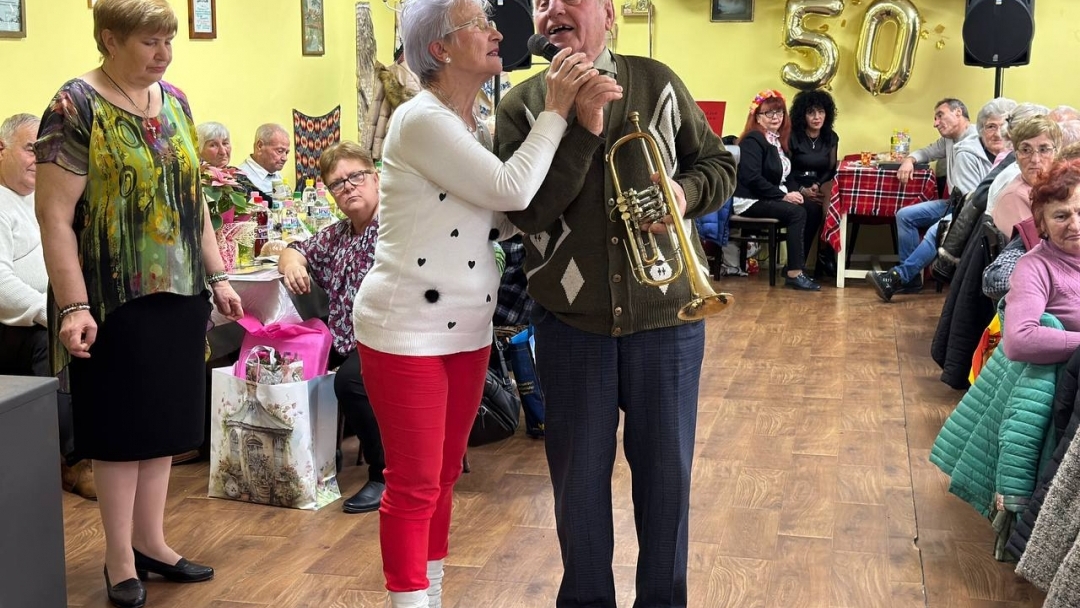 Пенчо Милков поздрави Пенсионерски клуб "Надежда" в Николово за юбилея му