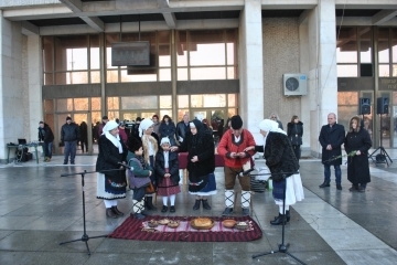 Пламен Стоилов стана цар на коледарите