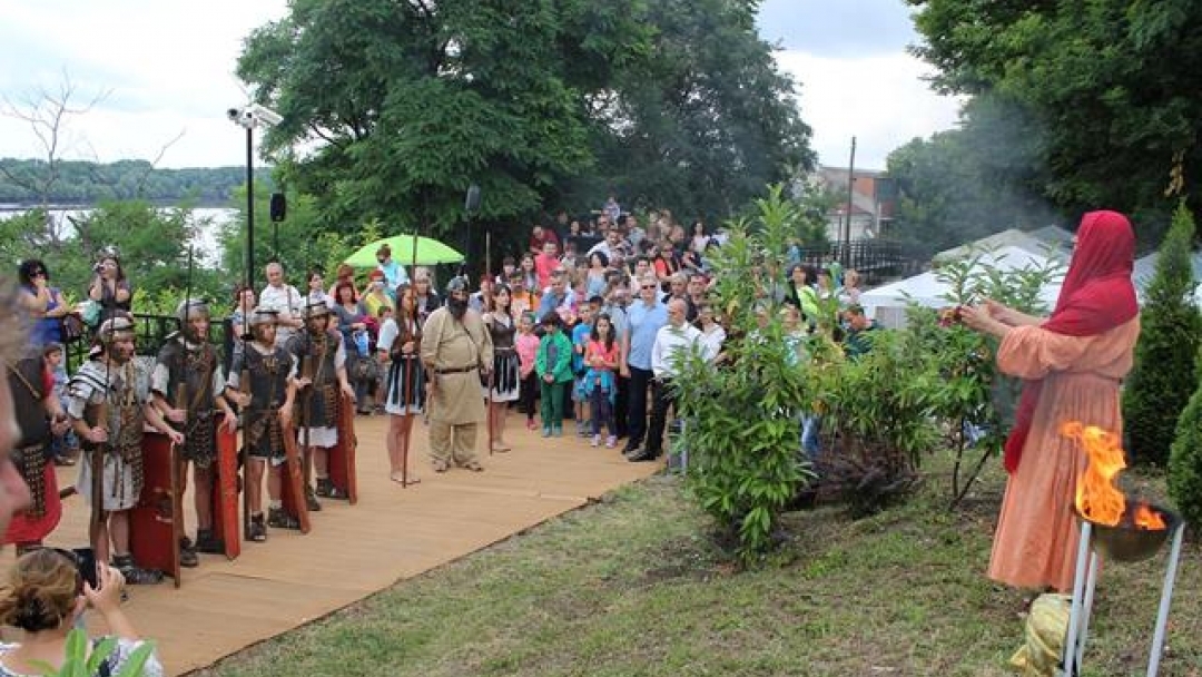Кметът и зам.-министърът на туризма откриха винарско изложение в Русе