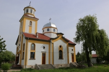 Откриха обновената църква "Св. Архангел Михаил" в с. Сандрово