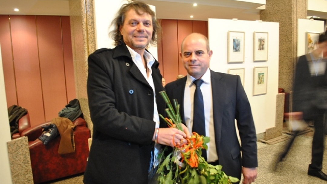 Изложбата „Любовни писма“ с картини на художника Огнян Балканджиев бе открита снощи